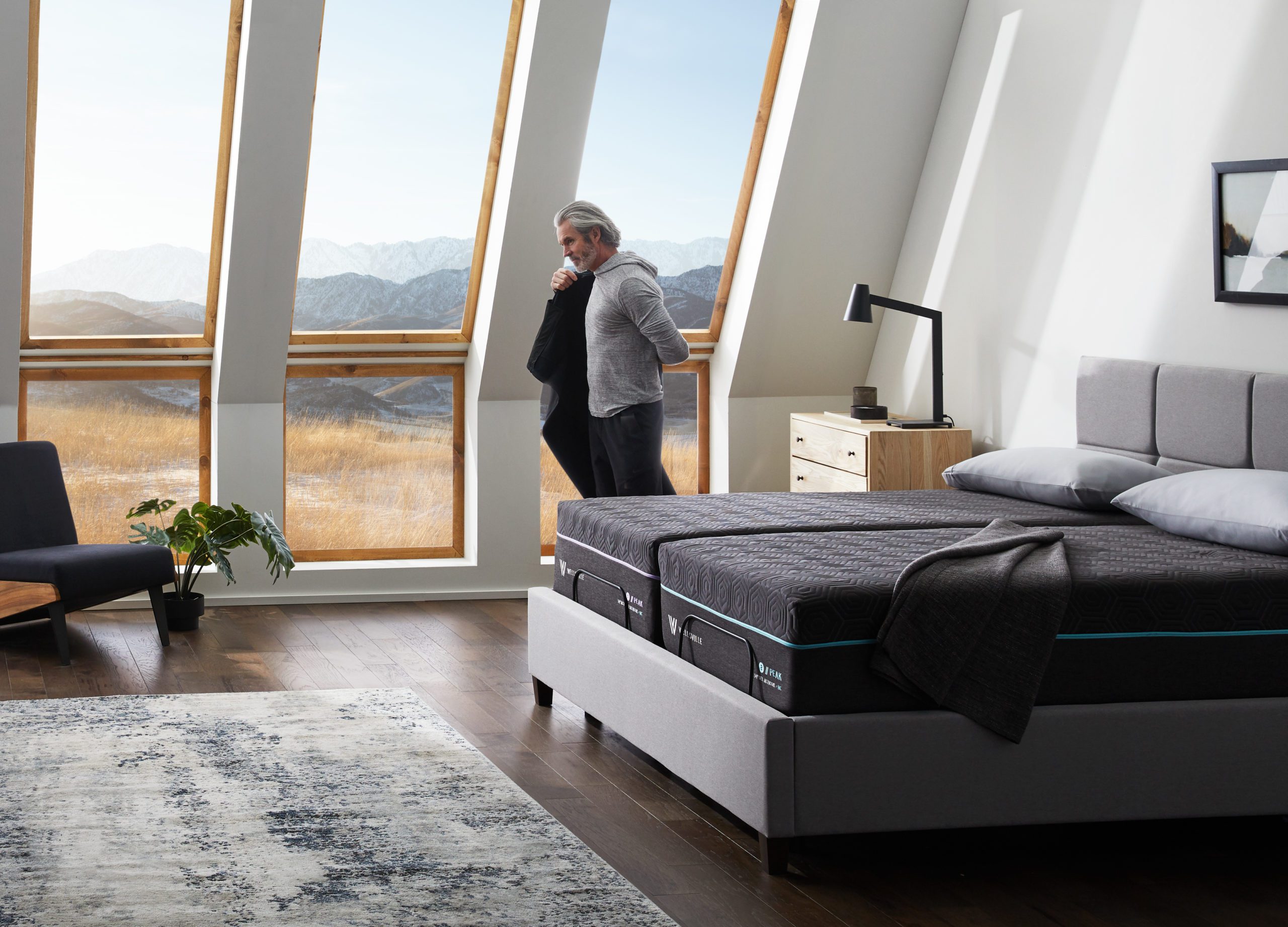 WELLSVILLE PEAK 14 GEL ALTICOIL W HYPERCHILL PLUSH5 MALOUF PEAK 14" COOLSYNCâ„¢ HYBRID MATTRESS + HYPERCHILLâ„¢ COVER